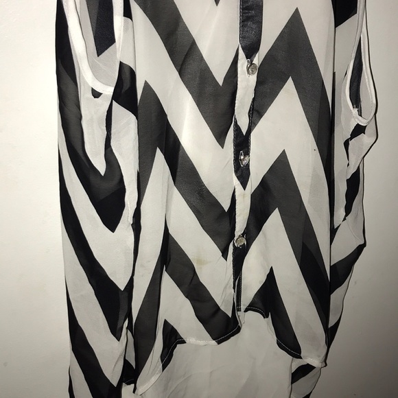 A lose Blouse - Picture 4 of 4